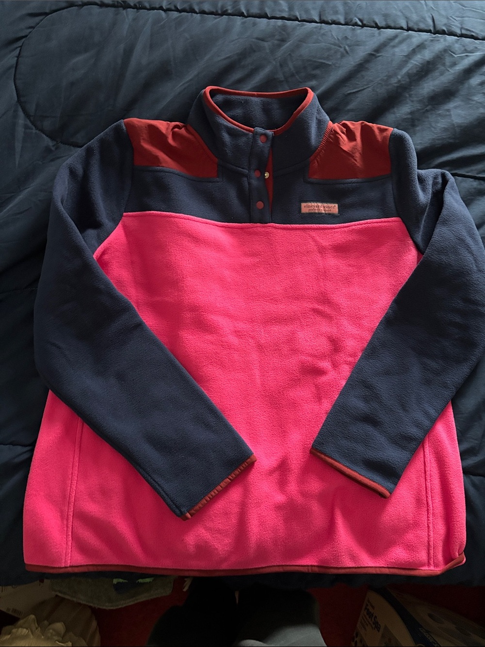 Vineyard Vines women’s Pink and Navy Colorblock Fleece Pullover with Red Accents